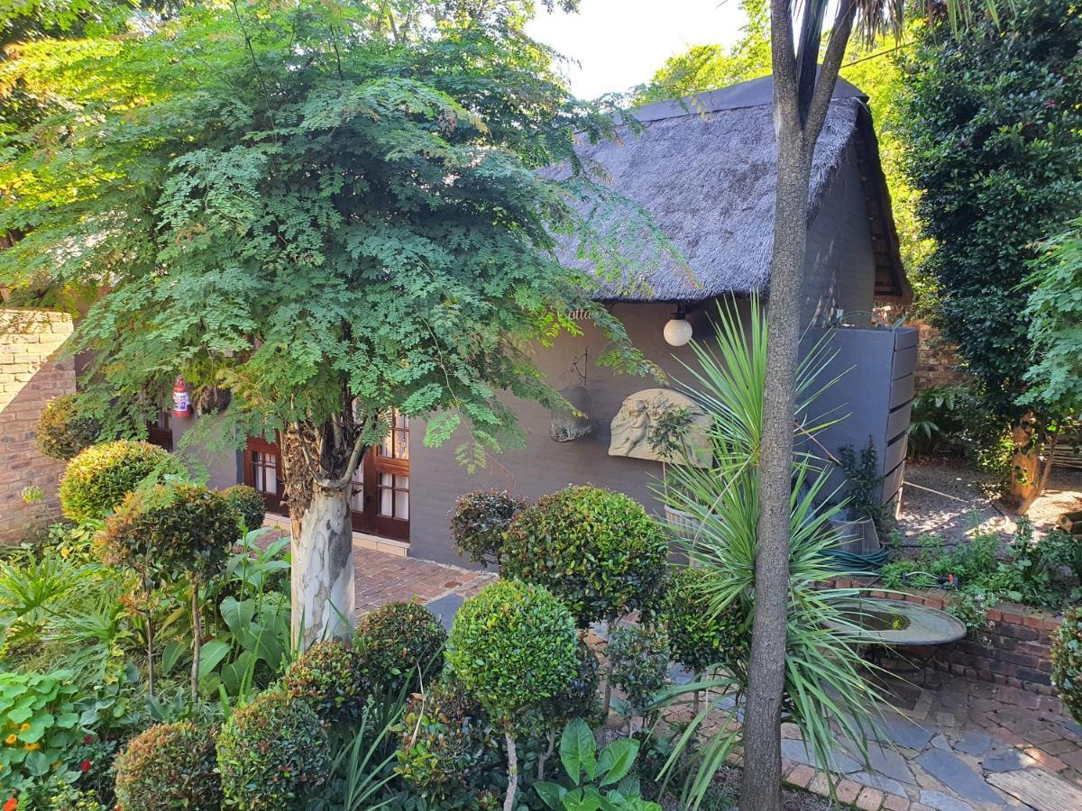 Waterhouse Guest Lodge In Waterkloof Pretoria-Noord Exterior foto